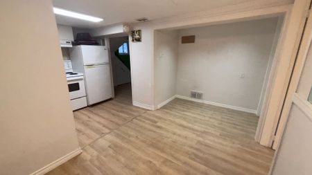 For Lease - 75 Vanbrugh Avenue Unit# LOWER, Toronto, Ontario - Photo 3