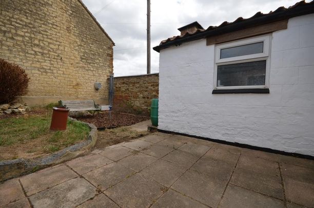 2 bedroom detached house to rent - Photo 1