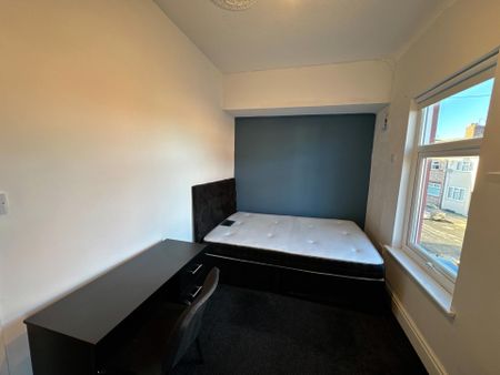 Grosvenor Road, Liverpool - Photo 5