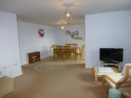 2 bedroom apartment to rent - Photo 4