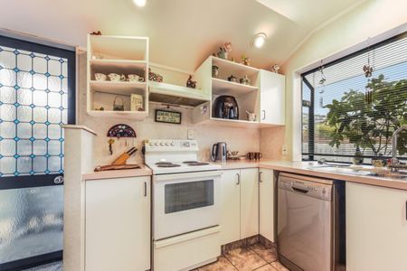 Two bedroom home in Bishopdale - Photo 2