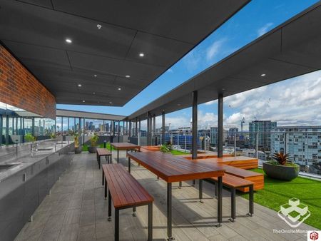 Morden apartment in the core of Newstead - Photo 5