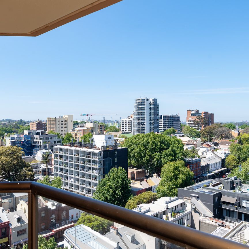 Generous Studio Apartment in Prime Inner-City Location - Offered Unfurnished - Photo 1