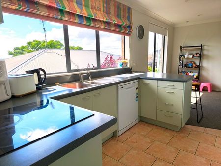 Ideal Family Living | 3 Mins to Sylvia Park - Photo 5