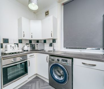 ASQUITH AVENUE MORLEY LEEDS - Photo 2