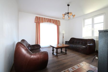 TOP-SANIERT - Entzückendes Einfamilienhaus im Grünland mit 1804 m² großem Grundstück und vielen Obstbäumen - Photo 2