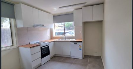 2 BEDROOM UNIT IN ALBION - Photo 4