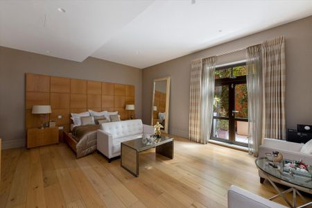 3 bedroom flat to rent - Photo 4