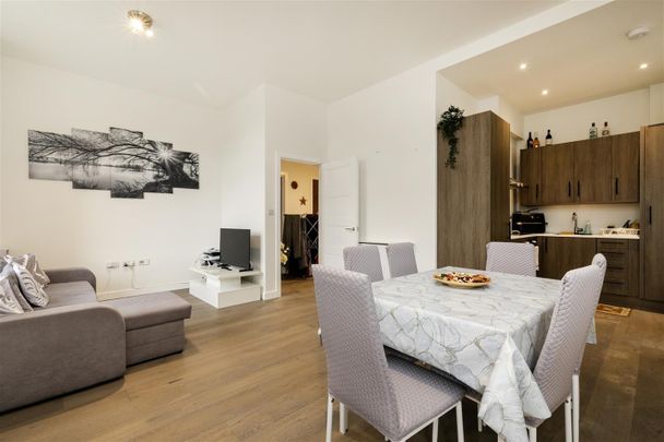 2 Bed Flat, Parkview House, N8 - Photo 1