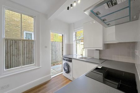 2 bedroom terraced house to rent - Photo 4