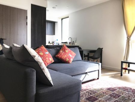 1 Bed Flat, Reminder Lane, SE10 - Photo 3