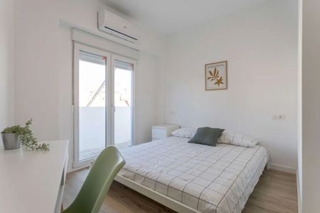 Carrer de lAlcalde Albors, Valencia, Valencian Community 46018 - Photo 3