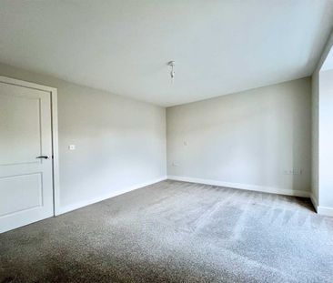 2 Bed Flat, George Street, M25 - Photo 1