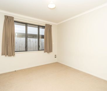 Two-bedroom Home In Hamilton East - Photo 2