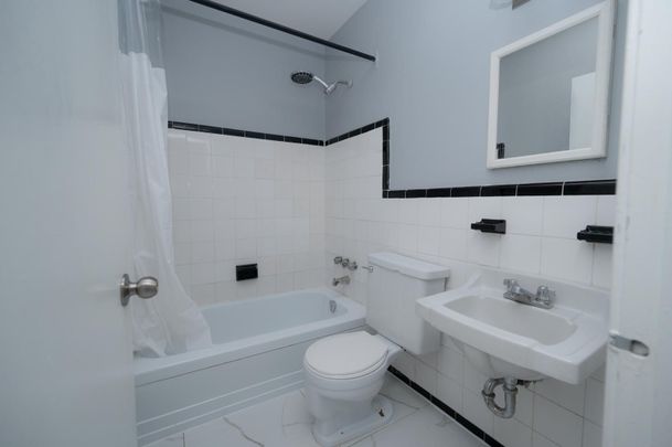 For Lease - 2624 Eglinton Avenue Unit# 1, Toronto, Ontario - Photo 1