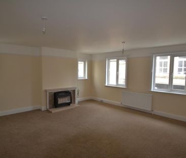 3 bedroom apartment to rent - Photo 1