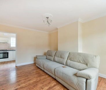 3 bedroom semi-detached house to rent - Photo 6