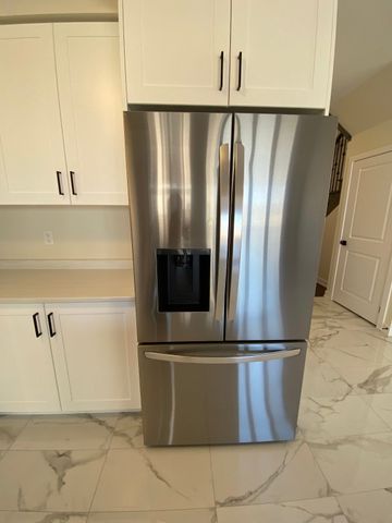 For Lease - 28 Rudder Road, Welland, Ontario - Photo 2