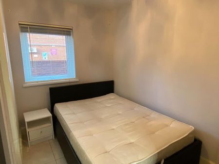 41 Salisbury Court, Dublin Road, Belfast, BT7 1DD - Photo 3