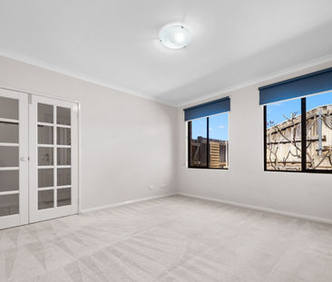 Stylish Family Home in a Peaceful Setting - Photo 3