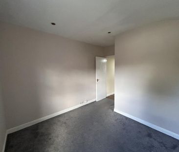 4 bedroom terraced house to rent - Photo 3