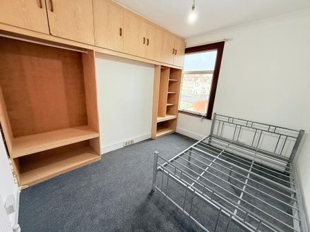 3 bedroom terraced house to rent - Photo 4