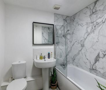 10 Lesley Plaza, Belfast BT9 6JN - Photo 1