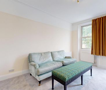 3 bedroom property to let - Photo 2