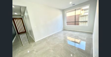 Modern Family Living in the Heart of Thornhill Park Estate - Photo 2