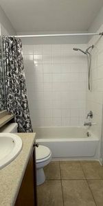 2bd + 1 Bath Top Floor Unit 3089 Oak Street - Photo 4