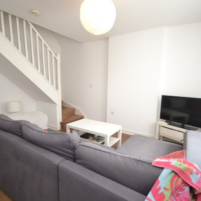 2 bed Mid Terraced House for Rent - Photo 1