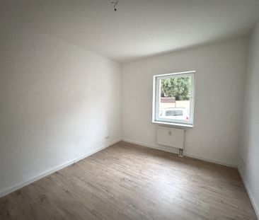 Sofort verfügbar: Erdgeschosswohnung mit Balkon - Photo 2