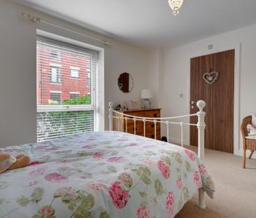 2 bedroom apartment to rent - Photo 4