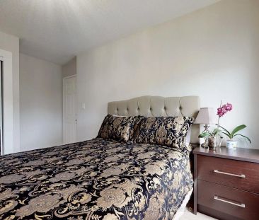 Condo Townhouse For Lease | N9255432 - Photo 3