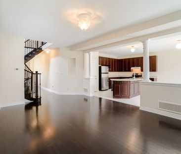 For Lease - 4644 Doug Wright Drive, Burlington, Ontario - Photo 2