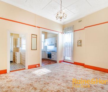 Conveniently Located Apartment - Photo 6