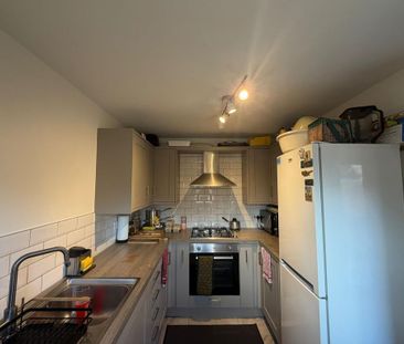 3 bedroom semi-detached house to rent - Photo 5