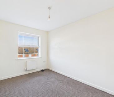 4 bedroom end of terrace house to rent - Photo 3