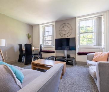 3 bedroom private hall to rent - Photo 2