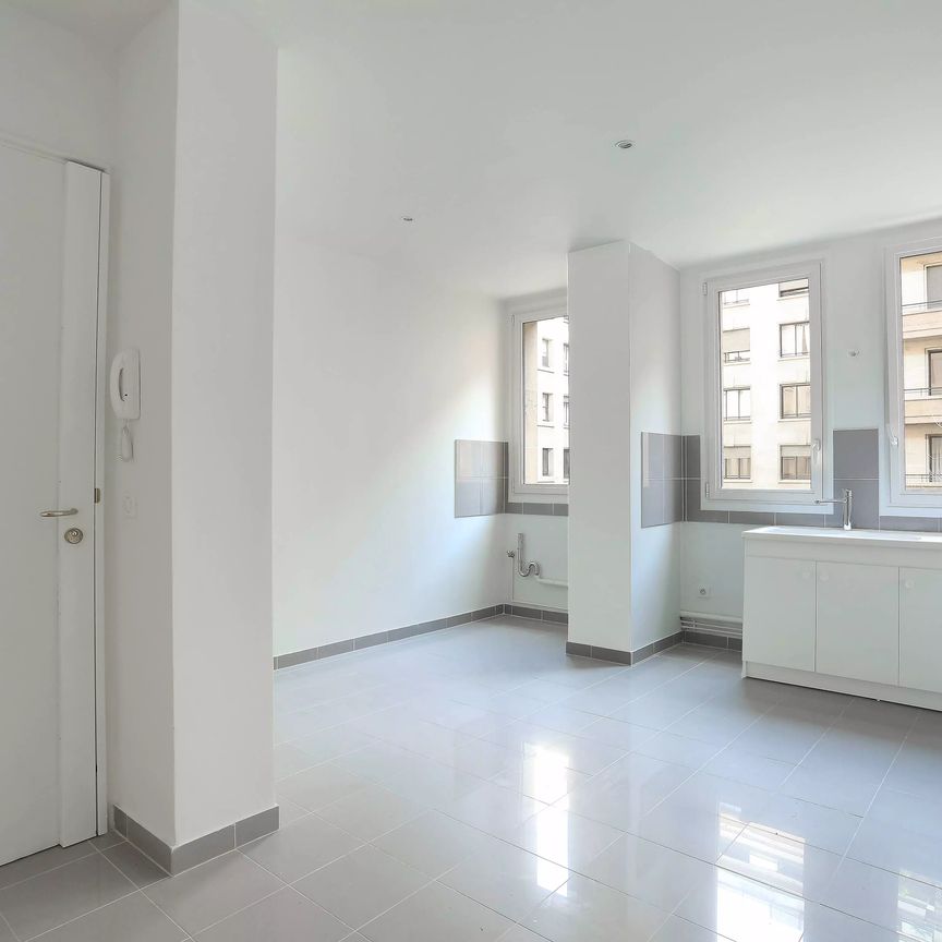 Location appartement, Paris 16ème (75016), 4 pièces, 139 m², ref 83340421 - Photo 1