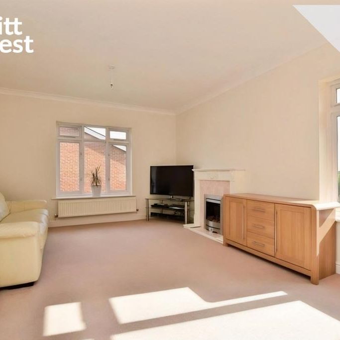 2 bedroom flat to rent - Photo 1