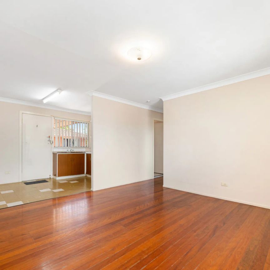 Light-Filled Two-Bedroom Unit in the Heart of Coorparoo - Photo 1