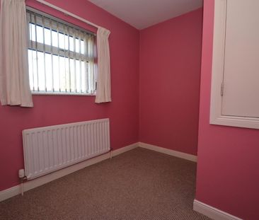 5 Bed Semi-detached House - Photo 6