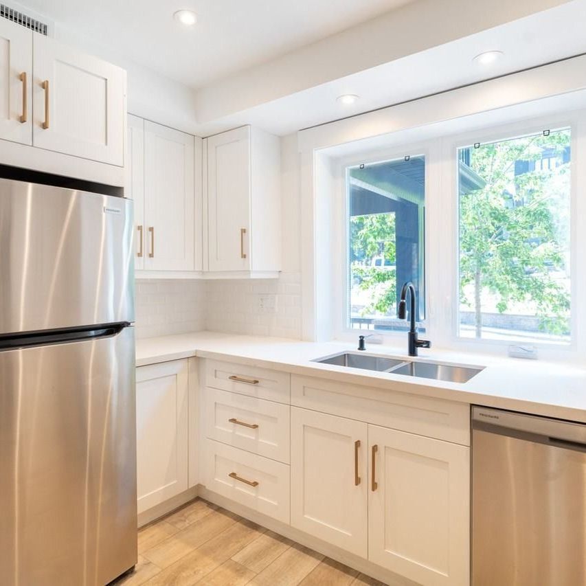 For Lease - 129 Kenilworth Avenue Unit# Main, Toronto, Ontario - Photo 1
