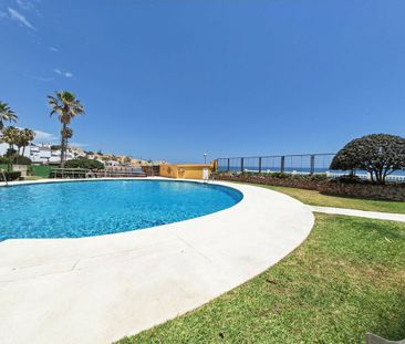 Frontline Beach Apartment for Rent in Calahonda - Photo 6