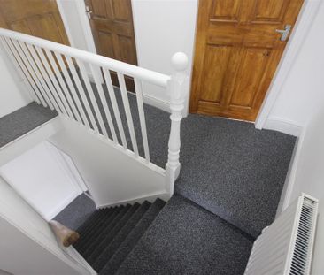 3 Bedroom House - Terraced To Let - Photo 4