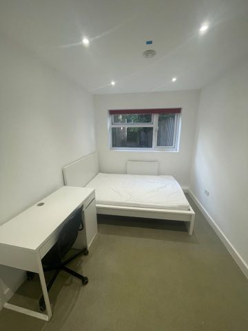 Room in a Shared Flat, Broad Lane, CV5 - Photo 2