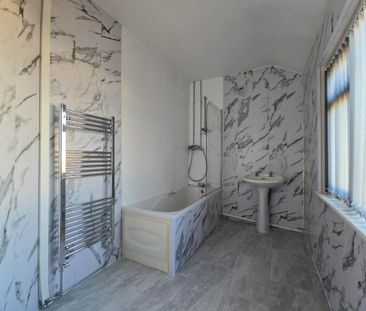 2 bedroom semi-detached house to rent - Photo 5