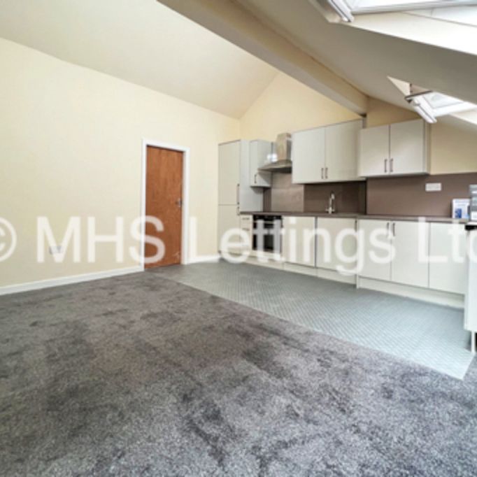 Room 6, 43 Regent Park Terrace, Leeds, LS6 2AX - Photo 1