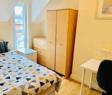 Room 6, 31 Sandhurst Drive, Stranmillis, Belfast, BT9 5AY - Photo 3